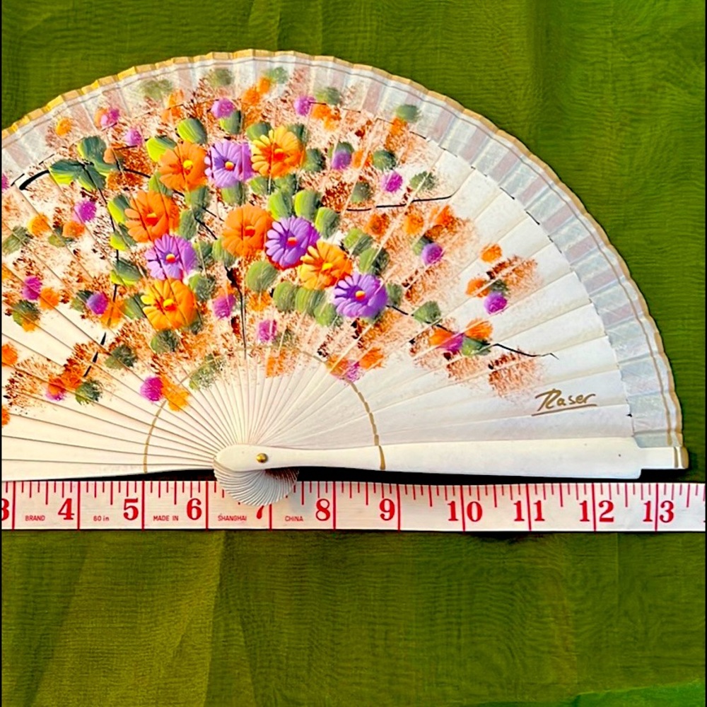 NWOT Beautiful Spanish Handmade Artisan Fan Designed by Artist Raser from Spain.